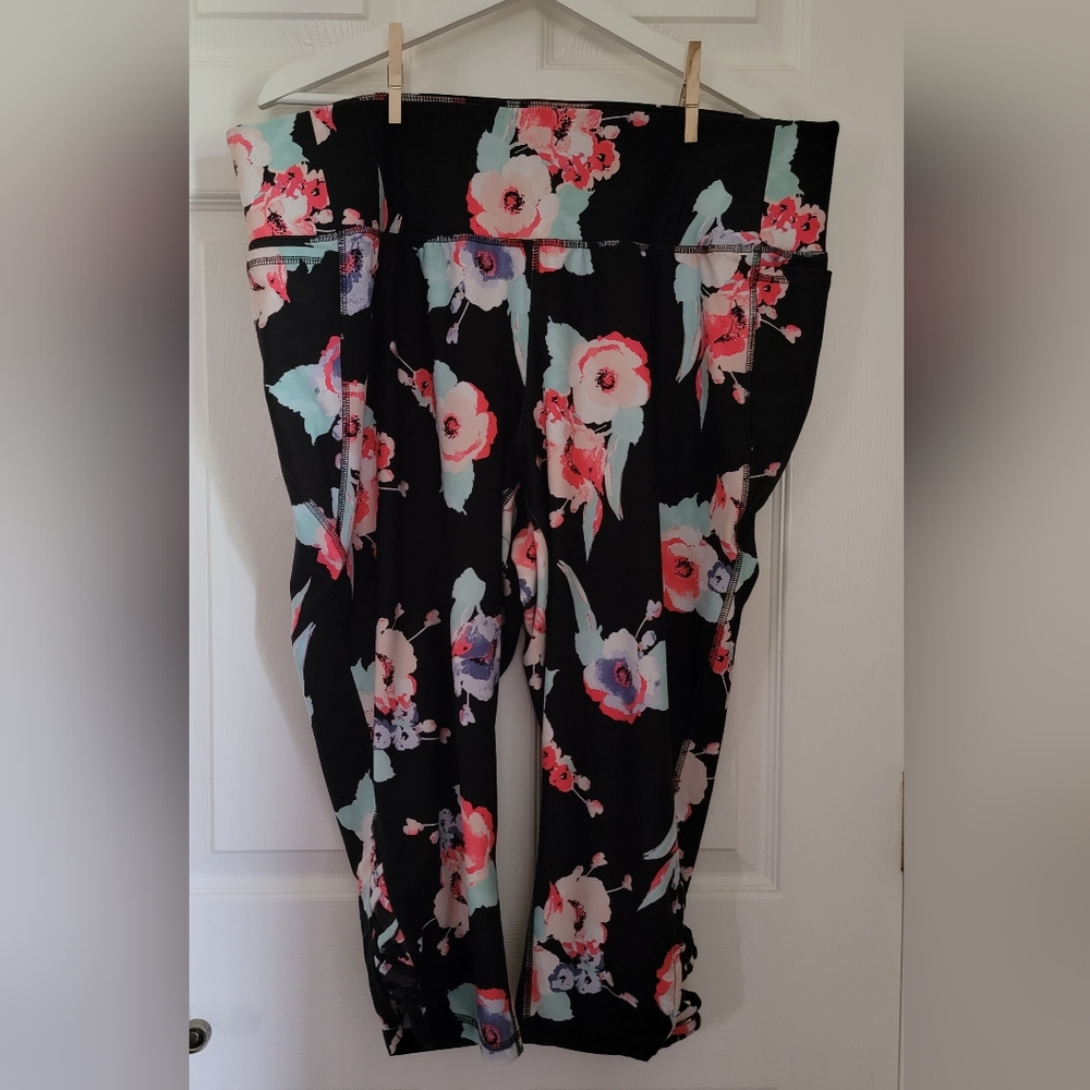 PLUS Livi High Rise Active Capri